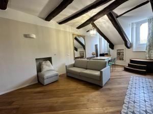 Khu vực ghế ngồi tại Casa Amélie