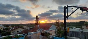 Východ nebo západ slunce při pohledu z apartmánu nebo okolí