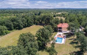 Bazén v ubytování Pet Friendly Home In Bonasini nebo v jeho okolí