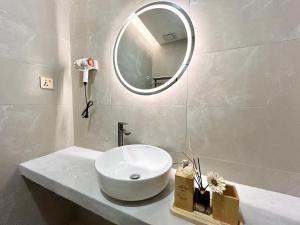 Koupelna v ubytování ONE18 Boutique Hotel