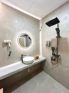 Koupelna v ubytování ONE18 Boutique Hotel