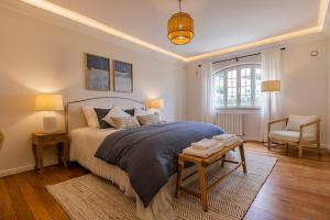 Ένα ή περισσότερα κρεβάτια σε δωμάτιο στο Windmill Beachfront Villa +112 φωτογραφίες