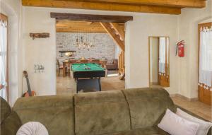 Biliardový stôl v ubytovaní Holiday Home Boduleri Cr