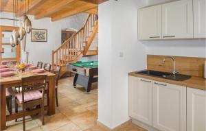 Kuchyňa alebo kuchynka v ubytovaní Holiday Home Boduleri Cr