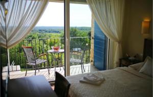 Un pat sau paturi într-o cameră la Villa Babudri