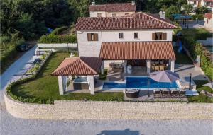 Budova, kde se prázdninový dům nachází