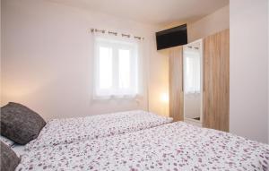 Posteľ alebo postele v izbe v ubytovaní Holiday Home Labin 43 With Outdoor Swimmingpool