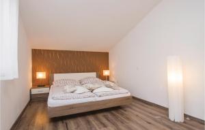 Posteľ alebo postele v izbe v ubytovaní Holiday Home Labin 43 With Outdoor Swimmingpool