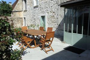 Patio nebo venkovní prostory v ubytování La Maison de Sophie, à longjumeau