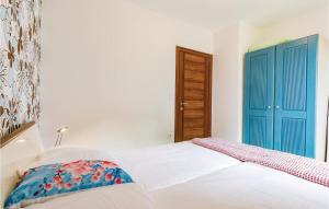 Postel nebo postele na pokoji v ubytování Holiday Home Valbandon I