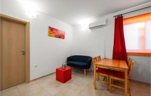 Posedenie v ubytovaní Holiday Home Dubrava Tisnjanska 32