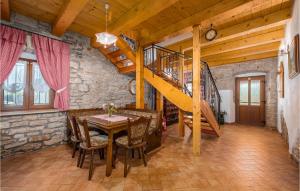 Fotografie z fotogalerie ubytování Holiday Home Golubovo With Fireplace I v destinaci Mednjan