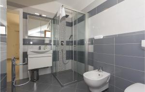 Koupelna v ubytování 4 Bedroom Cozy Home In Vodnjan