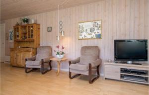TV a/nebo společenská místnost v ubytování Holiday Home Egelunden Ka Denmk + 12 fotografií
