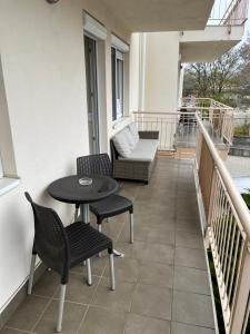 Balkón alebo terasa v ubytovaní Brookforest Apartman