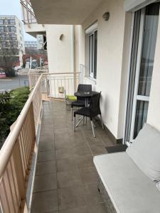 Balkón alebo terasa v ubytovaní Brookforest Apartman