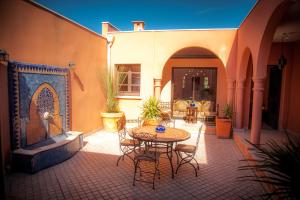 พื้นที่นั่งเล่นของ Village Naturiste Cap d'Agde - Riads Resort 2 Suite Nador Couple only