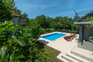 Bazén v ubytování Apartments Srdanovic nebo v jeho okolí