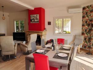 Gallery image of 6CREU1 - confortable appartement avec terrasses et jardinet dans maison Collioure in Collioure