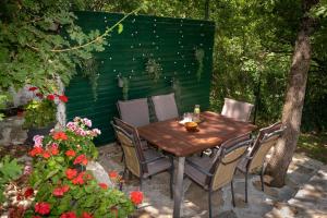Zahrada ubytování Apartments Srdanovic