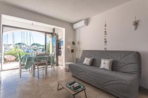 Istumisnurk majutusasutuses Vue sur le canal de Port Grimaud