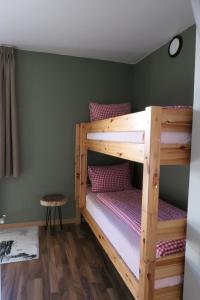 Postel nebo postele na pokoji v ubytování Haus Katris