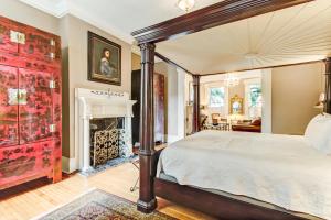 Gallery image of 17 E Jones Street Parlor in Savannah +26 photos