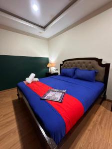 Postel nebo postele na pokoji v ubytování Maxwell inn + 37 fotografií