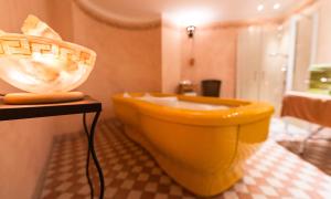 Ein Badezimmer in der Unterkunft Hotel Randsbergerhof