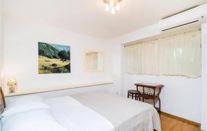 Posteľ alebo postele v izbe v ubytovaní Gorgeous Home In Dubrovnik With Kitchen
