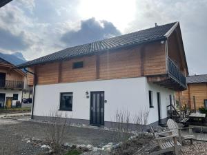 Budova, v ktorej sa horská chata nachádza