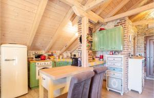 Kuchyň nebo kuchyňský kout v ubytování Lovely Home In Lovrec With Kitchen