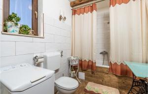 Koupelna v ubytování 2 Bedroom Beautiful Home In Senj