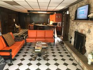 Posezení v ubytování Hoboken! The Cozy Mandarin! Entire Unit , Castle Point Neighborhood!