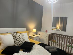 2 Apartamentos Omanai Tenerife surにあるベッド +23枚の写真