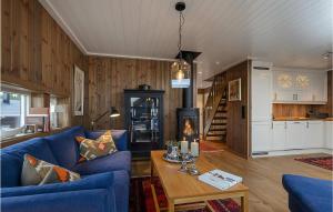 Η κουζίνα ή μικρή κουζίνα στο Gorgeous Home In Sjusjøen With Kitchen