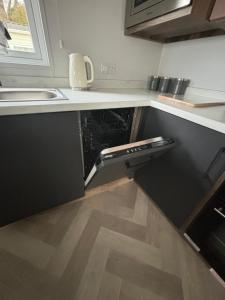 Una cocina o cocineta en Boston Heights Lodge At Glade 4 fotos más