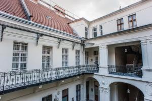 Balkón alebo terasa v ubytovaní All In Apartman