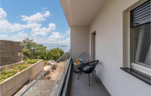 Μπαλκόνι ή βεράντα στο 3 Bedroom Awesome Apartment In Kostrena +26 φωτογραφίες