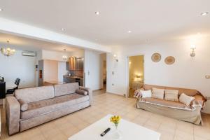 Posezení v ubytování Pontikonisi Hotel & Suites