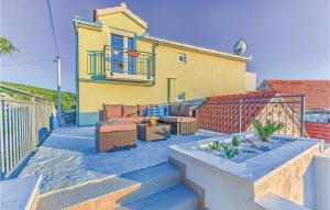 Gallery image of Four-Bedroom Holiday Home In Vinovo Gornje in Gornje Utore