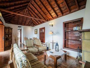 Posezení v ubytování holiday home, Puntallana