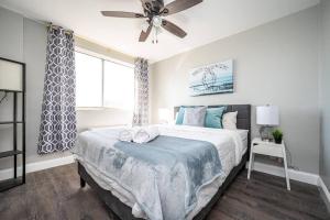 Postel nebo postele na pokoji v ubytování Downtown Atlanta Condo Onsite Parking LM1505