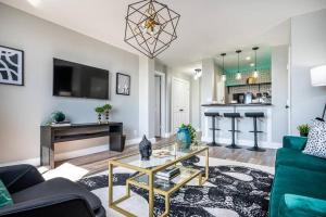 Kuchyň nebo kuchyňský kout v ubytování Downtown Atlanta Condo Onsite Parking LM1505