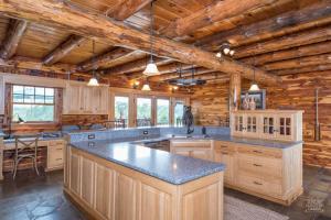 Φωτογραφία από το άλμπουμ του Coschocton Hills - 2 Luxury Log Cabins - Lake σε Coshocton