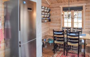 Η κουζίνα ή μικρή κουζίνα στο 4 Bedroom Awesome Home In Uvdal