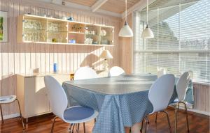 Φωτογραφία από το άλμπουμ του Three-Bedroom Holiday Home In Albak σε Ålbæk