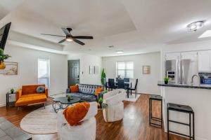 Η κουζίνα ή μικρή κουζίνα στο Cute Chic 2B 2B Duplex APT +5 φωτογραφίες