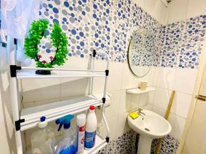 Koupelna v ubytování Chic Gîte de Mballa II, WIFI