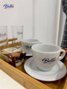 Příslušenství pro přípravu čaje a kávy v ubytování Bella INN - Deluxe Master rooms with Balcony - No Smoking